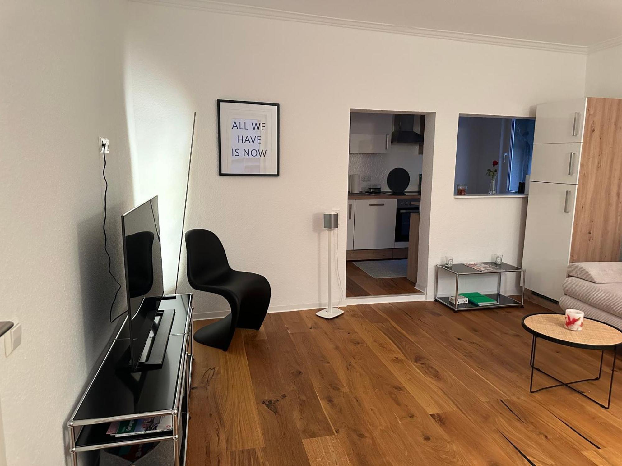 Stylisches Apartment Mit Grossem Tageslichbad Am Marktplatz Leonberg Exterior foto